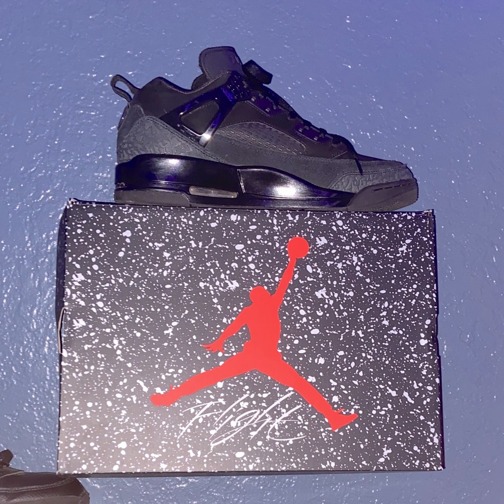 Jordan Spizike Low in Black and Blue